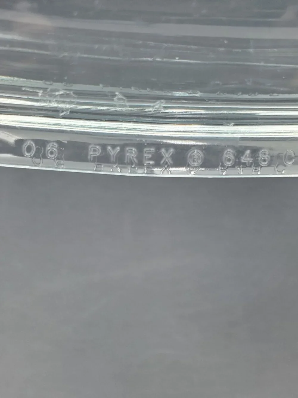 Corningware SimplyLite 1.5 Qt Casserole with Glass Pyrex Lid and Serving Cradle